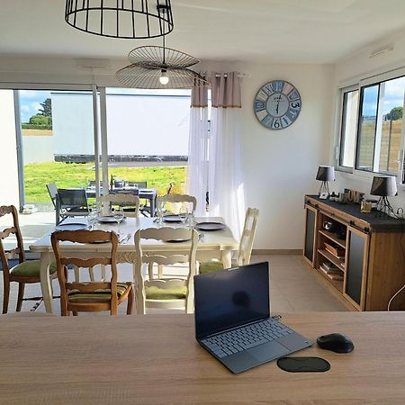 Single Storey Holiday Home In Cléder Екстериор снимка