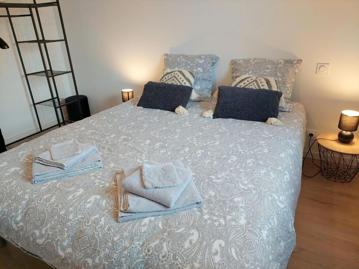 Single Storey Holiday Home In Cléder Екстериор снимка
