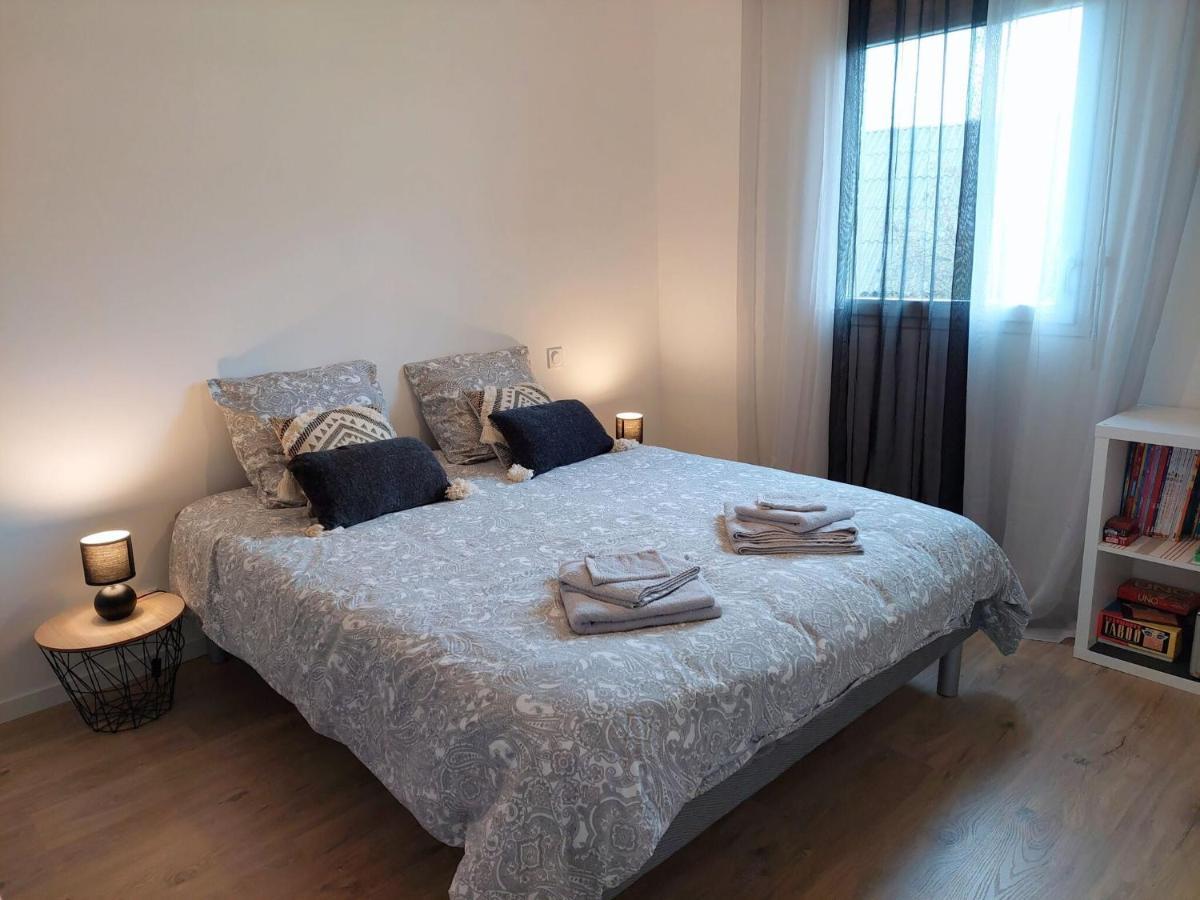 Single Storey Holiday Home In Cléder Екстериор снимка