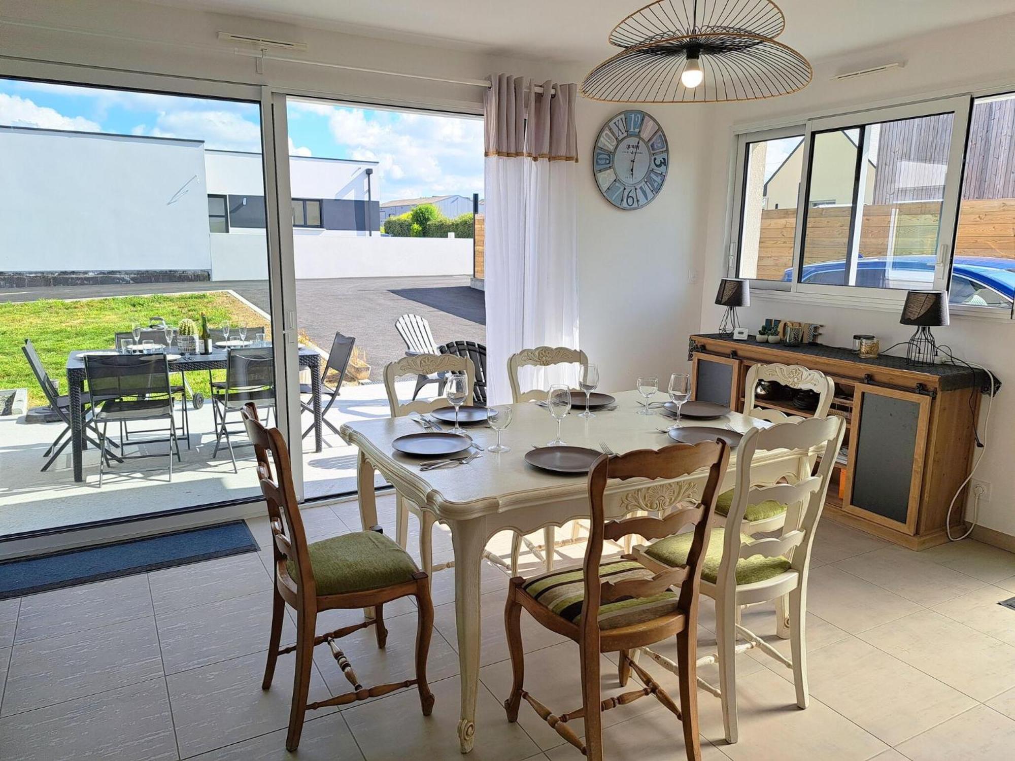 Single Storey Holiday Home In Cléder Екстериор снимка